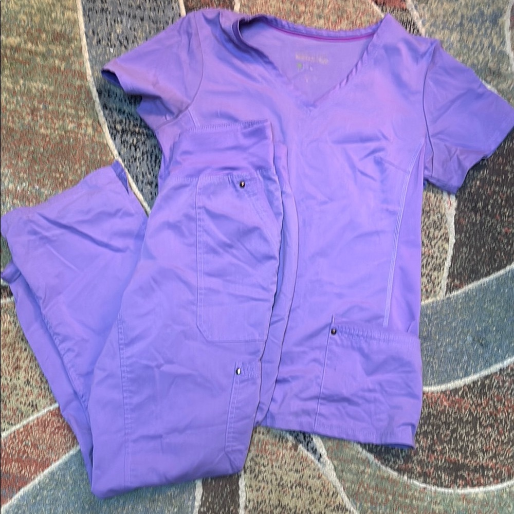 Purple Label YOGA by Healing Women's Size Small Pastel Lavender Scrub Set.